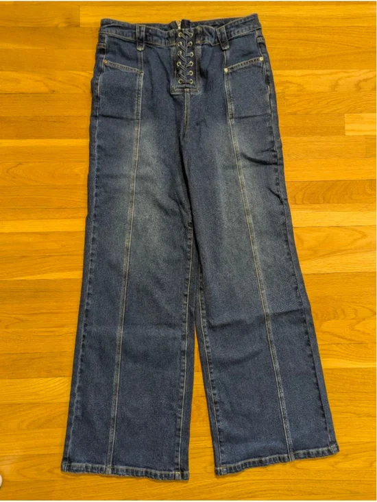 Bebe NWT High Waist Lace Up Wide Leg Jeans Size 32 - Picture 4 of 15